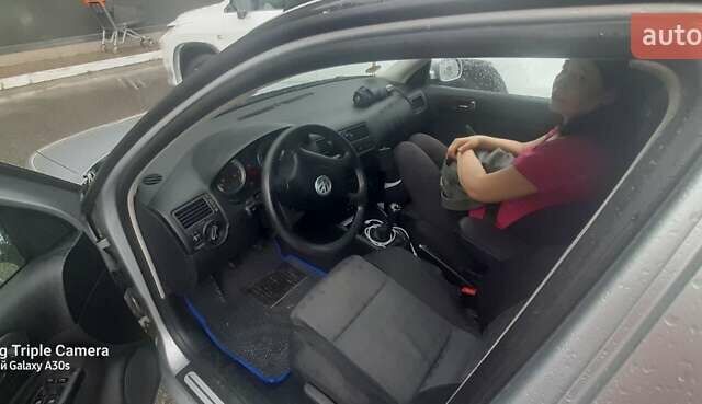 Фольксваген Гольф 2006 в Вышгороде на Automoto.ua Серый Фольксваген Гольф, объемом двигателя 1.39 л и пробегом 237 тыс. км за 5300 $, фото 13 на Automoto.ua