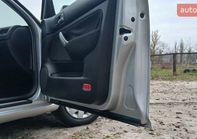 Серый Фольксваген Гольф, объемом двигателя 1.98 л и пробегом 223 тыс. км за 5000 $, фото 16 на Automoto.ua