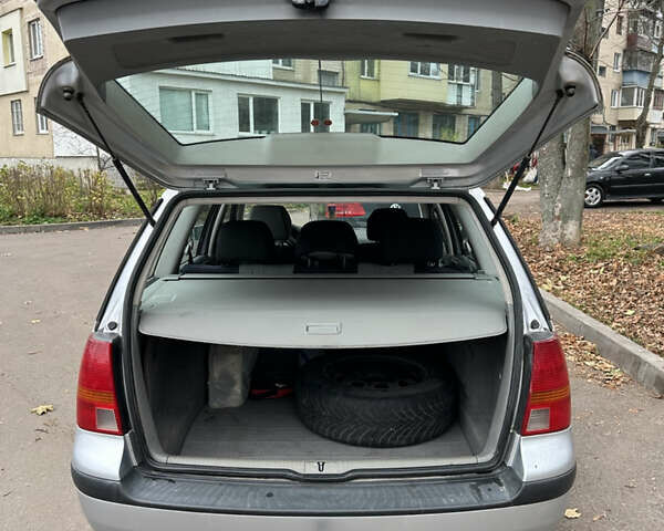 Серый Фольксваген Гольф, объемом двигателя 1.6 л и пробегом 297 тыс. км за 4300 $, фото 3 на Automoto.ua