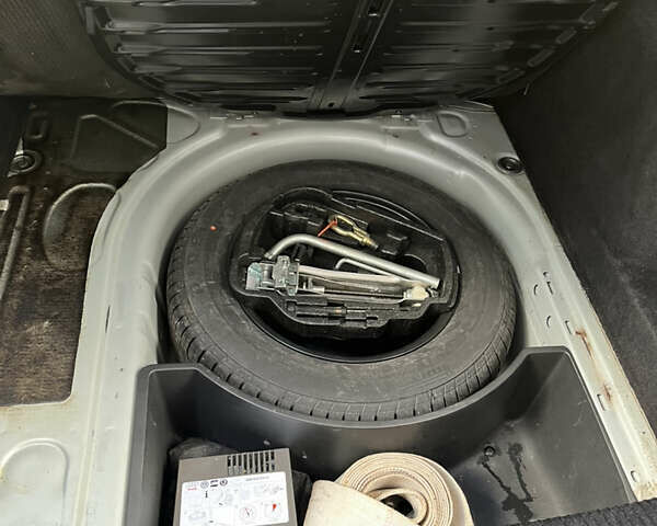 Серый Фольксваген Гольф, объемом двигателя 1.6 л и пробегом 279 тыс. км за 5300 $, фото 11 на Automoto.ua