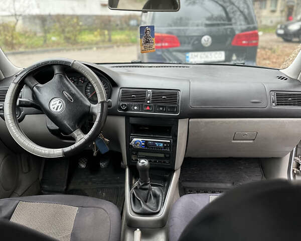 Серый Фольксваген Гольф, объемом двигателя 1.6 л и пробегом 297 тыс. км за 4300 $, фото 5 на Automoto.ua