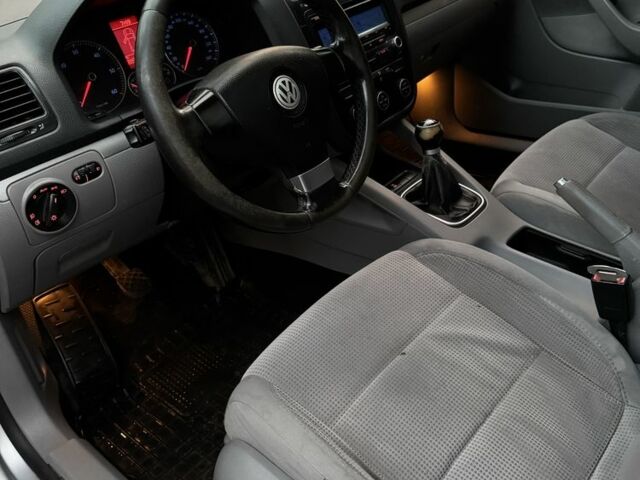 Серый Фольксваген Гольф, объемом двигателя 1.9 л и пробегом 384 тыс. км за 2800 $, фото 12 на Automoto.ua