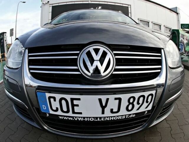 Серый Фольксваген Гольф, объемом двигателя 1.9 л и пробегом 238 тыс. км за 5299 $, фото 1 на Automoto.ua