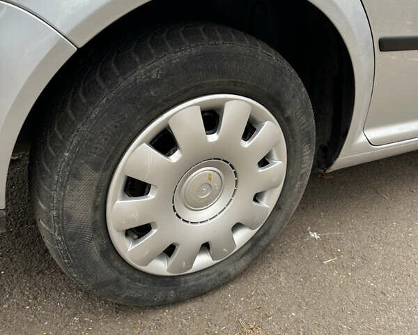 Серый Фольксваген Гольф, объемом двигателя 1.6 л и пробегом 297 тыс. км за 4300 $, фото 6 на Automoto.ua