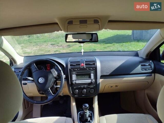 Серый Фольксваген Гольф, объемом двигателя 1.4 л и пробегом 213 тыс. км за 5500 $, фото 1 на Automoto.ua