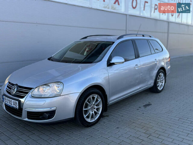Серый Фольксваген Гольф, объемом двигателя 1.6 л и пробегом 242 тыс. км за 4900 $, фото 4 на Automoto.ua