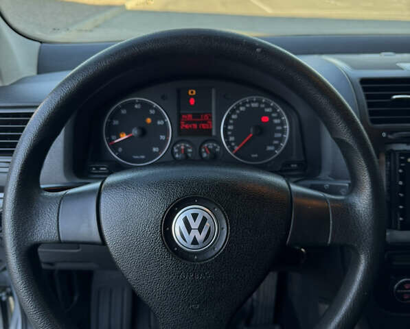 Серый Фольксваген Гольф, объемом двигателя 1.6 л и пробегом 242 тыс. км за 4900 $, фото 17 на Automoto.ua