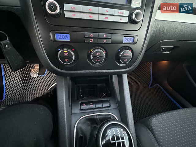 Сірий Фольксваген Гольф, об'ємом двигуна 1.39 л та пробігом 254 тис. км за 5200 $, фото 26 на Automoto.ua