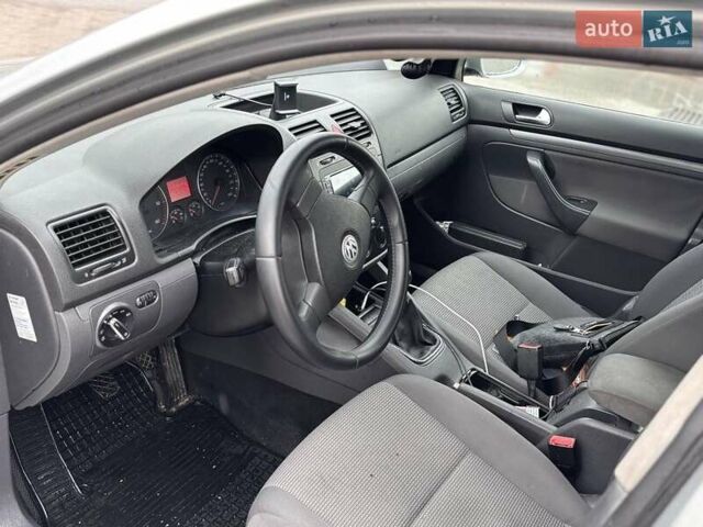 Фольксваген Гольф 2007 в Хмельницком на Automoto.ua Серый Фольксваген Гольф, объемом двигателя 1.9 л и пробегом 211 тыс. км за 6350 $, фото 4 на Automoto.ua