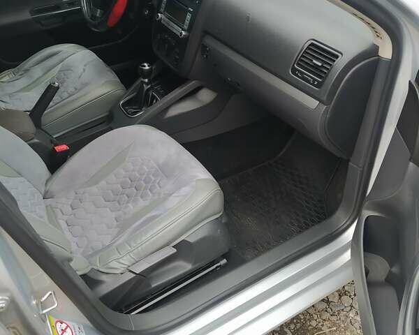 Серый Фольксваген Гольф, объемом двигателя 1.9 л и пробегом 280 тыс. км за 5200 $, фото 20 на Automoto.ua