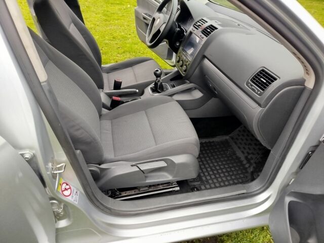 Серый Фольксваген Гольф, объемом двигателя 1.9 л и пробегом 365 тыс. км за 5750 $, фото 21 на Automoto.ua