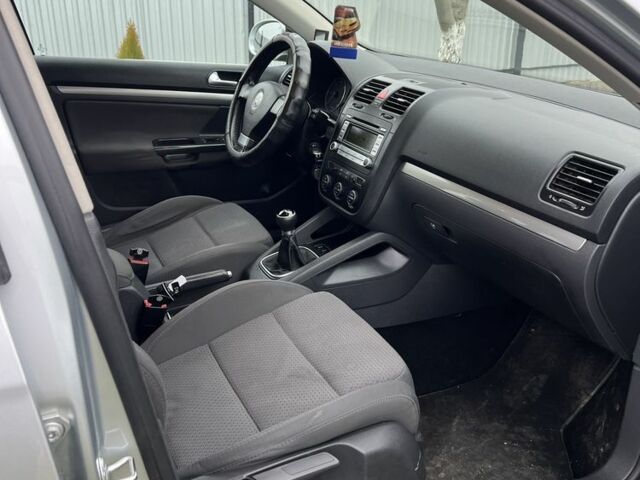 Сірий Фольксваген Гольф, об'ємом двигуна 2 л та пробігом 350 тис. км за 5150 $, фото 3 на Automoto.ua