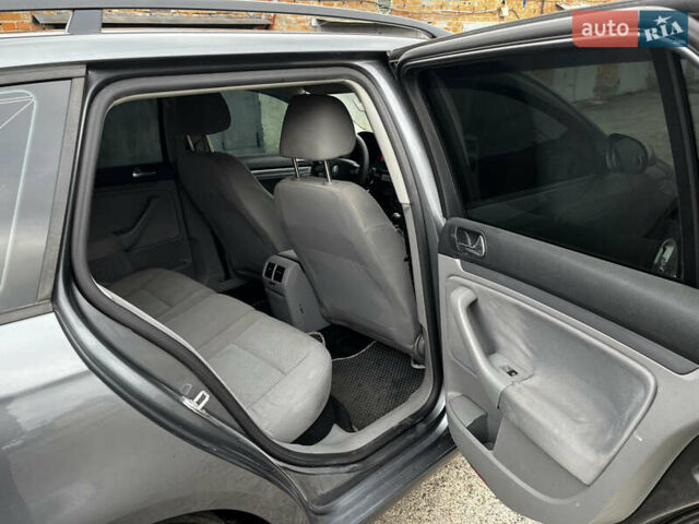 Серый Фольксваген Гольф, объемом двигателя 1.9 л и пробегом 247 тыс. км за 5700 $, фото 7 на Automoto.ua