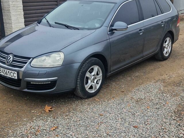 Серый Фольксваген Гольф, объемом двигателя 1.6 л и пробегом 300 тыс. км за 3900 $, фото 3 на Automoto.ua