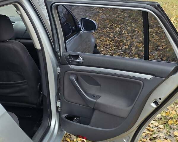 Серый Фольксваген Гольф, объемом двигателя 1.4 л и пробегом 261 тыс. км за 4999 $, фото 29 на Automoto.ua