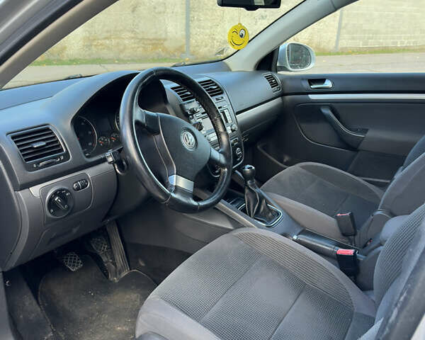 Серый Фольксваген Гольф, объемом двигателя 1.9 л и пробегом 233 тыс. км за 5099 $, фото 14 на Automoto.ua