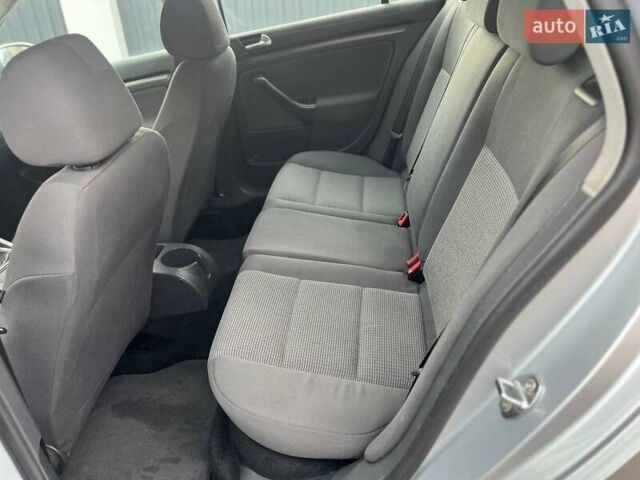 Серый Фольксваген Гольф, объемом двигателя 1.6 л и пробегом 198 тыс. км за 6899 $, фото 52 на Automoto.ua