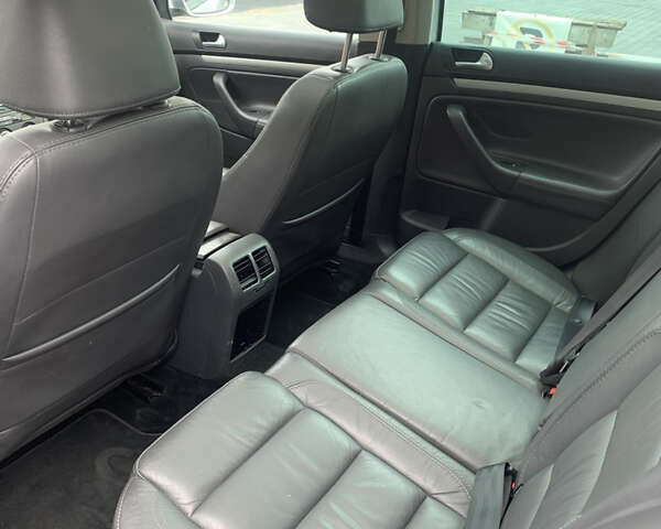 Серый Фольксваген Гольф, объемом двигателя 1.4 л и пробегом 243 тыс. км за 4600 $, фото 6 на Automoto.ua