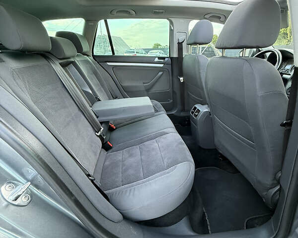 Сірий Фольксваген Гольф, об'ємом двигуна 0 л та пробігом 242 тис. км за 6700 $, фото 42 на Automoto.ua