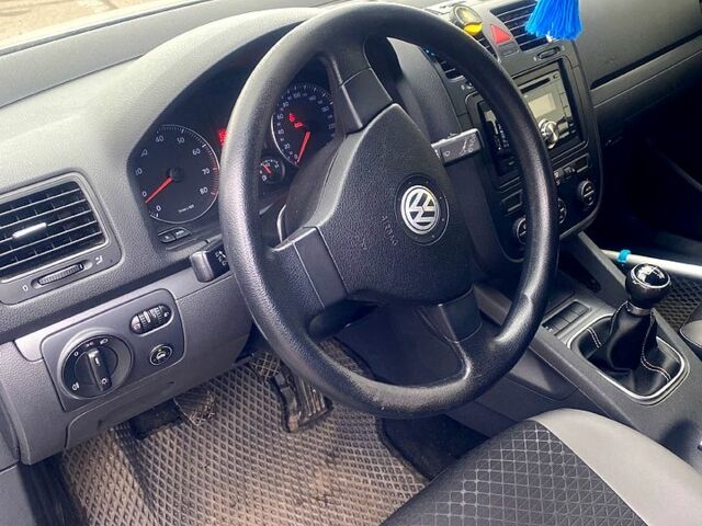 Сірий Фольксваген Гольф, об'ємом двигуна 1.6 л та пробігом 228 тис. км за 7000 $, фото 6 на Automoto.ua