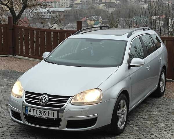 Серый Фольксваген Гольф, объемом двигателя 2 л и пробегом 350 тыс. км за 5999 $, фото 2 на Automoto.ua