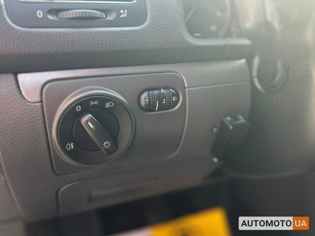 Фольксваген Гольф 2007 в Черновцах на Automoto.ua Серый Фольксваген Гольф, объемом двигателя 1.6 л и пробегом 287 тыс. км за 6000 $, фото 11 на Automoto.ua