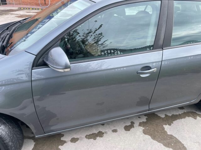 Серый Фольксваген Гольф, объемом двигателя 1.6 л и пробегом 254 тыс. км за 5300 $, фото 7 на Automoto.ua