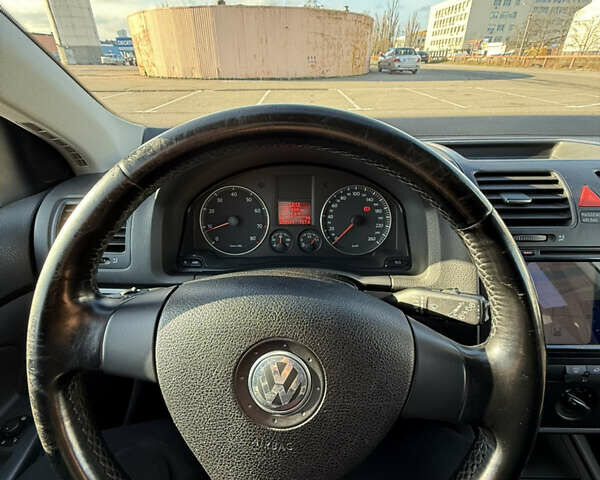 Серый Фольксваген Гольф, объемом двигателя 1.6 л и пробегом 258 тыс. км за 6800 $, фото 23 на Automoto.ua