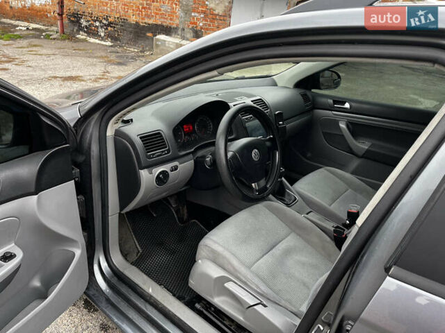 Серый Фольксваген Гольф, объемом двигателя 1.9 л и пробегом 247 тыс. км за 5700 $, фото 5 на Automoto.ua