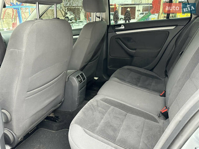 Серый Фольксваген Гольф, объемом двигателя 1.4 л и пробегом 257 тыс. км за 5900 $, фото 7 на Automoto.ua