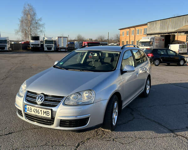 Серый Фольксваген Гольф, объемом двигателя 1.6 л и пробегом 200 тыс. км за 6300 $, фото 1 на Automoto.ua