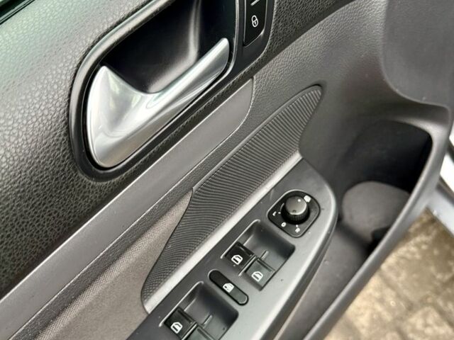 Серый Фольксваген Гольф, объемом двигателя 1.9 л и пробегом 204 тыс. км за 6950 $, фото 16 на Automoto.ua