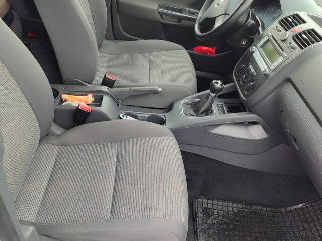 Сірий Фольксваген Гольф, об'ємом двигуна 1.6 л та пробігом 251 тис. км за 6000 $, фото 5 на Automoto.ua