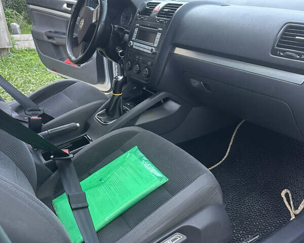 Сірий Фольксваген Гольф, об'ємом двигуна 1.39 л та пробігом 214 тис. км за 6200 $, фото 2 на Automoto.ua