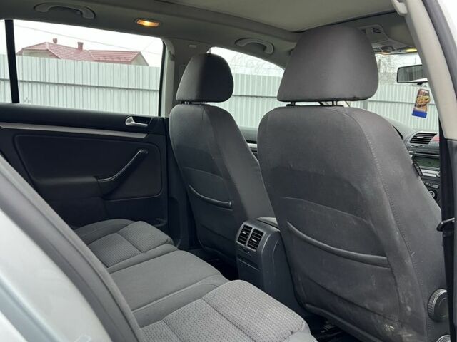 Сірий Фольксваген Гольф, об'ємом двигуна 2 л та пробігом 350 тис. км за 5150 $, фото 5 на Automoto.ua