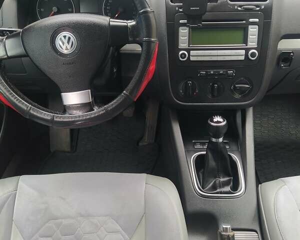 Серый Фольксваген Гольф, объемом двигателя 1.9 л и пробегом 280 тыс. км за 5200 $, фото 23 на Automoto.ua