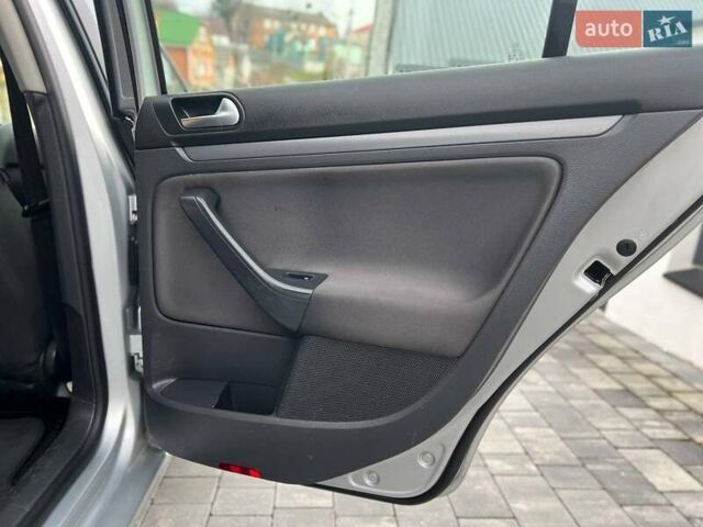 Серый Фольксваген Гольф, объемом двигателя 1.6 л и пробегом 198 тыс. км за 6899 $, фото 55 на Automoto.ua