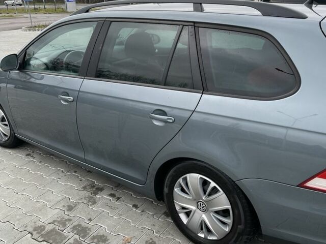 Сірий Фольксваген Гольф, об'ємом двигуна 1.6 л та пробігом 189 тис. км за 7688 $, фото 4 на Automoto.ua