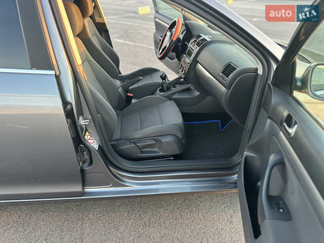 Сірий Фольксваген Гольф, об'ємом двигуна 1.39 л та пробігом 254 тис. км за 5200 $, фото 34 на Automoto.ua