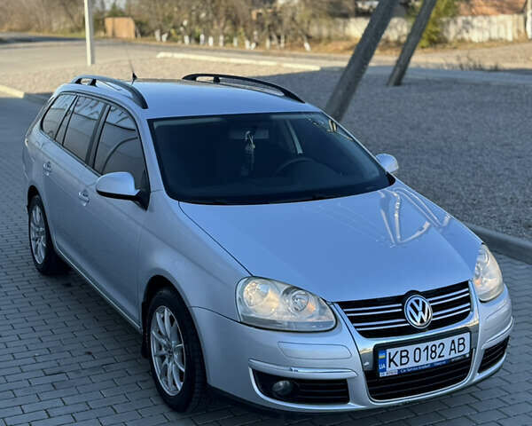 Серый Фольксваген Гольф, объемом двигателя 1.6 л и пробегом 242 тыс. км за 4900 $, фото 8 на Automoto.ua