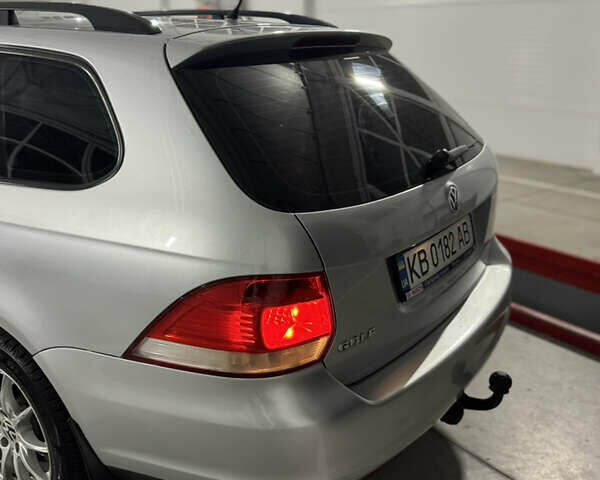 Серый Фольксваген Гольф, объемом двигателя 1.6 л и пробегом 242 тыс. км за 4900 $, фото 16 на Automoto.ua