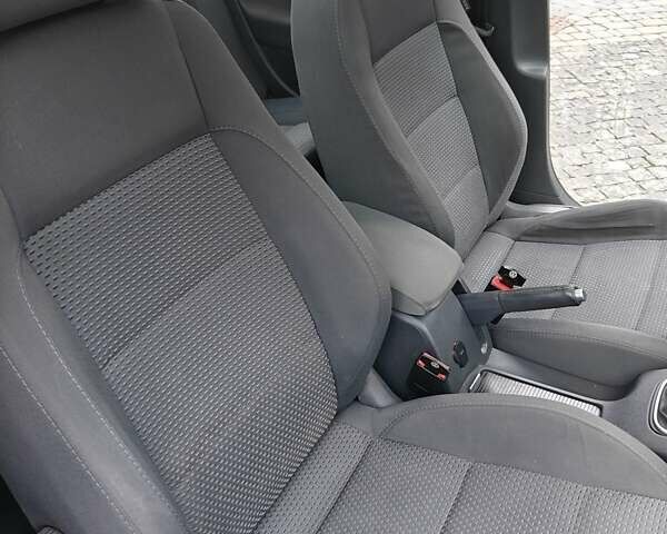 Серый Фольксваген Гольф, объемом двигателя 2 л и пробегом 350 тыс. км за 5999 $, фото 39 на Automoto.ua