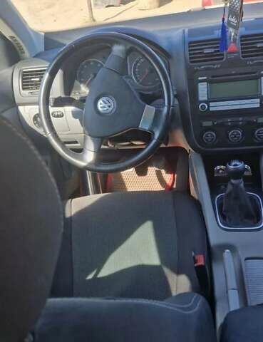 Серый Фольксваген Гольф, объемом двигателя 1.4 л и пробегом 260 тыс. км за 5700 $, фото 5 на Automoto.ua