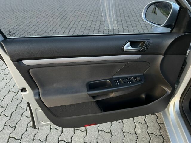 Сірий Фольксваген Гольф, об'ємом двигуна 1.4 л та пробігом 187 тис. км за 5200 $, фото 7 на Automoto.ua