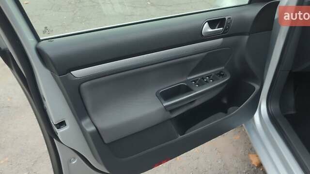 Серый Фольксваген Гольф, объемом двигателя 1.4 л и пробегом 246 тыс. км за 5199 $, фото 3 на Automoto.ua