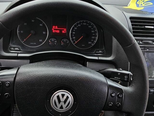 Серый Фольксваген Гольф, объемом двигателя 1.9 л и пробегом 197 тыс. км за 5950 $, фото 5 на Automoto.ua