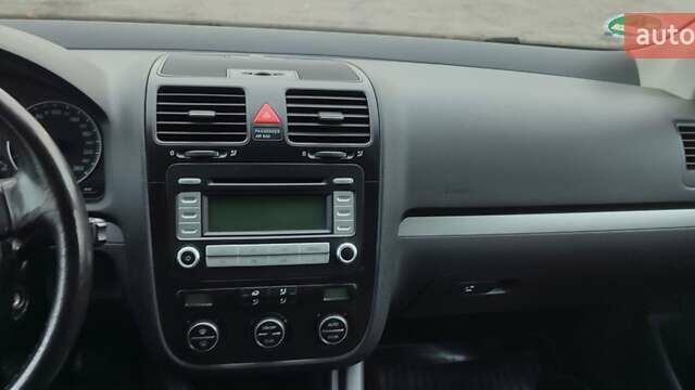 Серый Фольксваген Гольф, объемом двигателя 1.4 л и пробегом 246 тыс. км за 5199 $, фото 22 на Automoto.ua