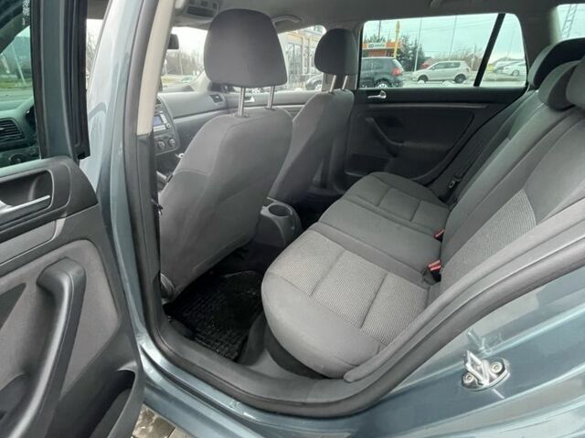 Сірий Фольксваген Гольф, об'ємом двигуна 1.6 л та пробігом 189 тис. км за 7688 $, фото 10 на Automoto.ua