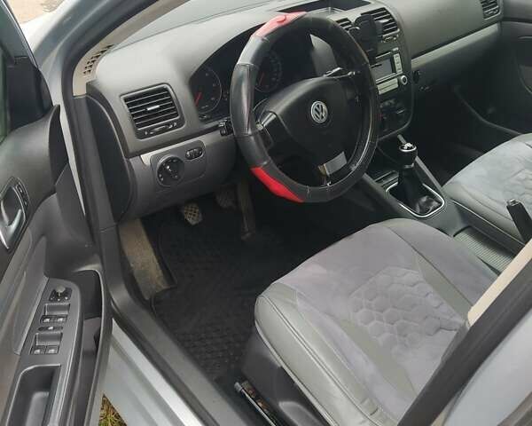 Серый Фольксваген Гольф, объемом двигателя 1.9 л и пробегом 280 тыс. км за 5200 $, фото 18 на Automoto.ua