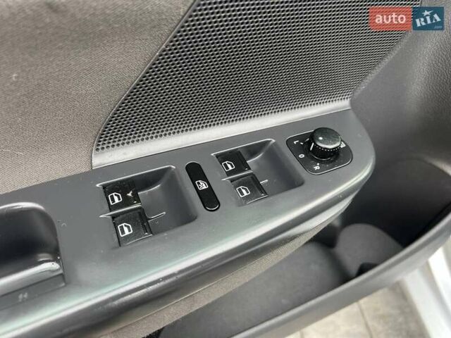 Серый Фольксваген Гольф, объемом двигателя 1.6 л и пробегом 198 тыс. км за 6899 $, фото 47 на Automoto.ua